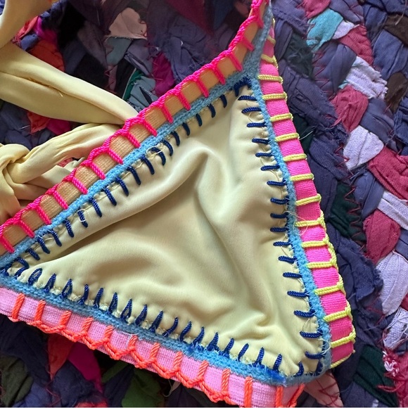 Platinum Inspired by Solange Ferrarini Neon Yellow Triangle Bikini Top Sz Small - Picture 7 of 10